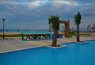 Chalet with an area of 115 square meters, first floor in Lasirena Palm Beach village, 25% down payment, your discount is half your deposit